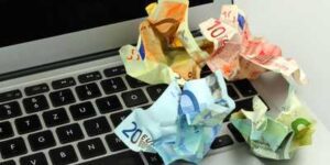 Jobcenter-Mitarbeiter veruntreut Obdachlosen-Geld