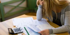 Jobcenter strich Hartz IV, weil Alleinerziehende in WG zog