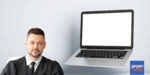 Bürgergeld: Jobcenter muss einer Schülerin das Notebook für 249 Euro zahlen