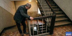 Schwerbehinderung: 1.200 Euro Umzugskosten verweigert - Jobcenter muss Umzug bezahlen