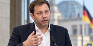 Vizekanzler Klingbeil: Beamte und Selbstständige sollen in die Rente einzahlen